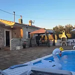 Stone House Josipa Tatil Evi