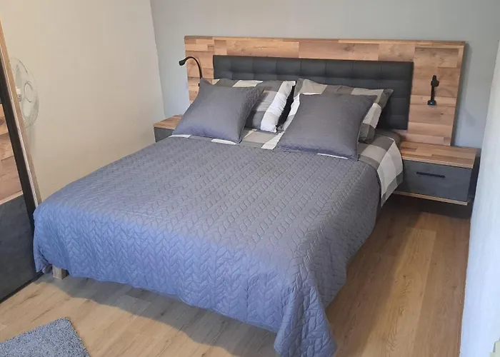 Stone House Josipa Casa de Férias